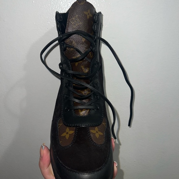 Louis Vuitton Laureate Platform Desert Boot - Picture 10 of 15